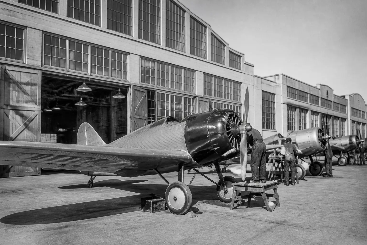 Исторический завод Boeing 1930-х годов с первыми монопланами