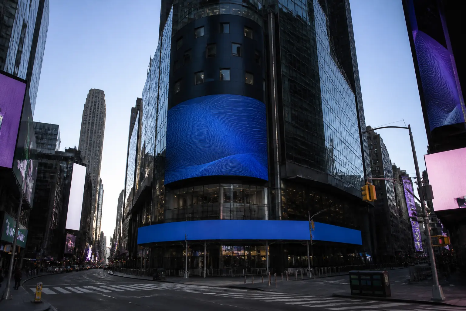 Будівля біржі Nasdaq, символ публічного лістингу компанії