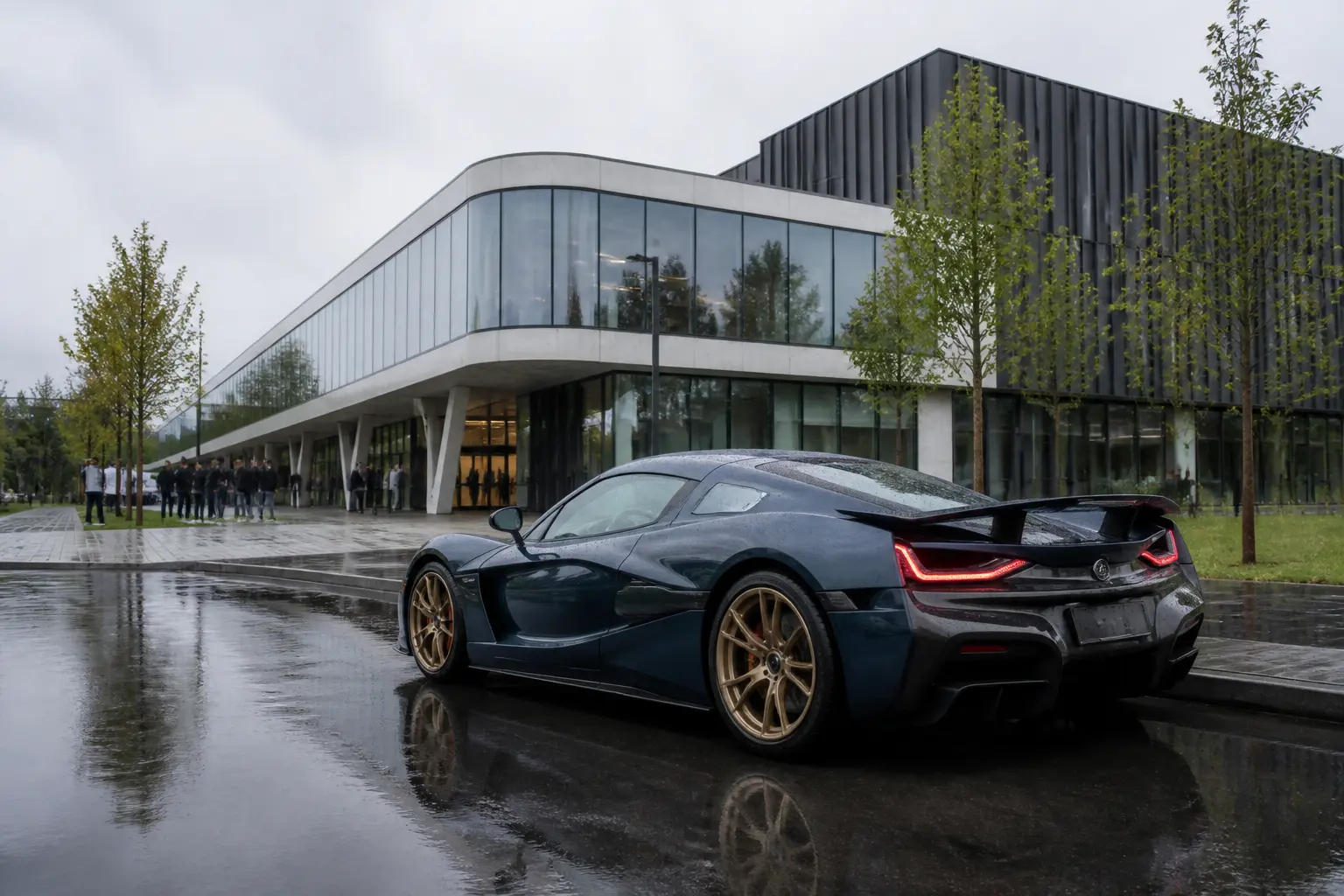 Сучасний інженерний центр Rimac у Хорватії з електричним гіперкаром біля входу