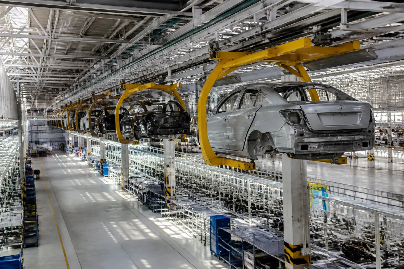 Сучасний автомобільний завод з конвеєром