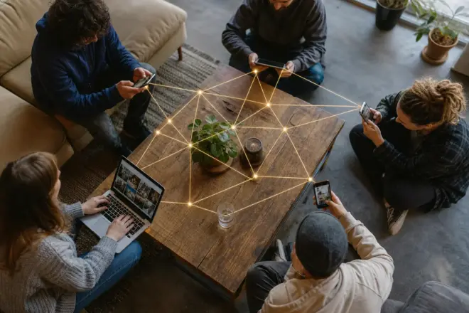 Що таке decentralized social network: як соціальні графи можуть бути відкритими