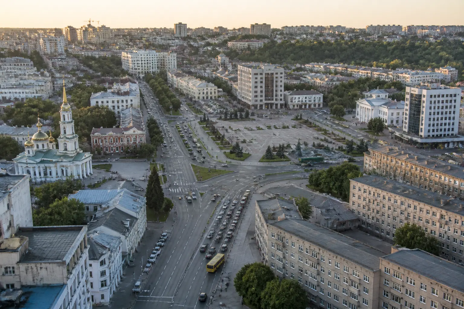 Панорама українського міста з висоти пташиного польоту